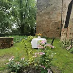 Charming Castle Stay, * Robella