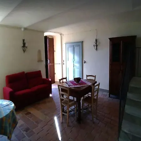 Charming Castle Stay, Feriehus Robella