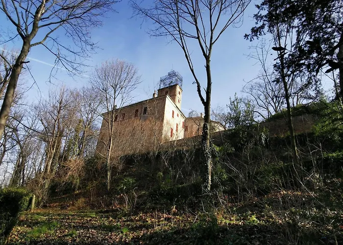 Semesterbostad Charming Castle Stay,