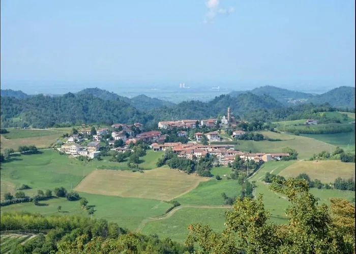 Charming Castle Stay, *